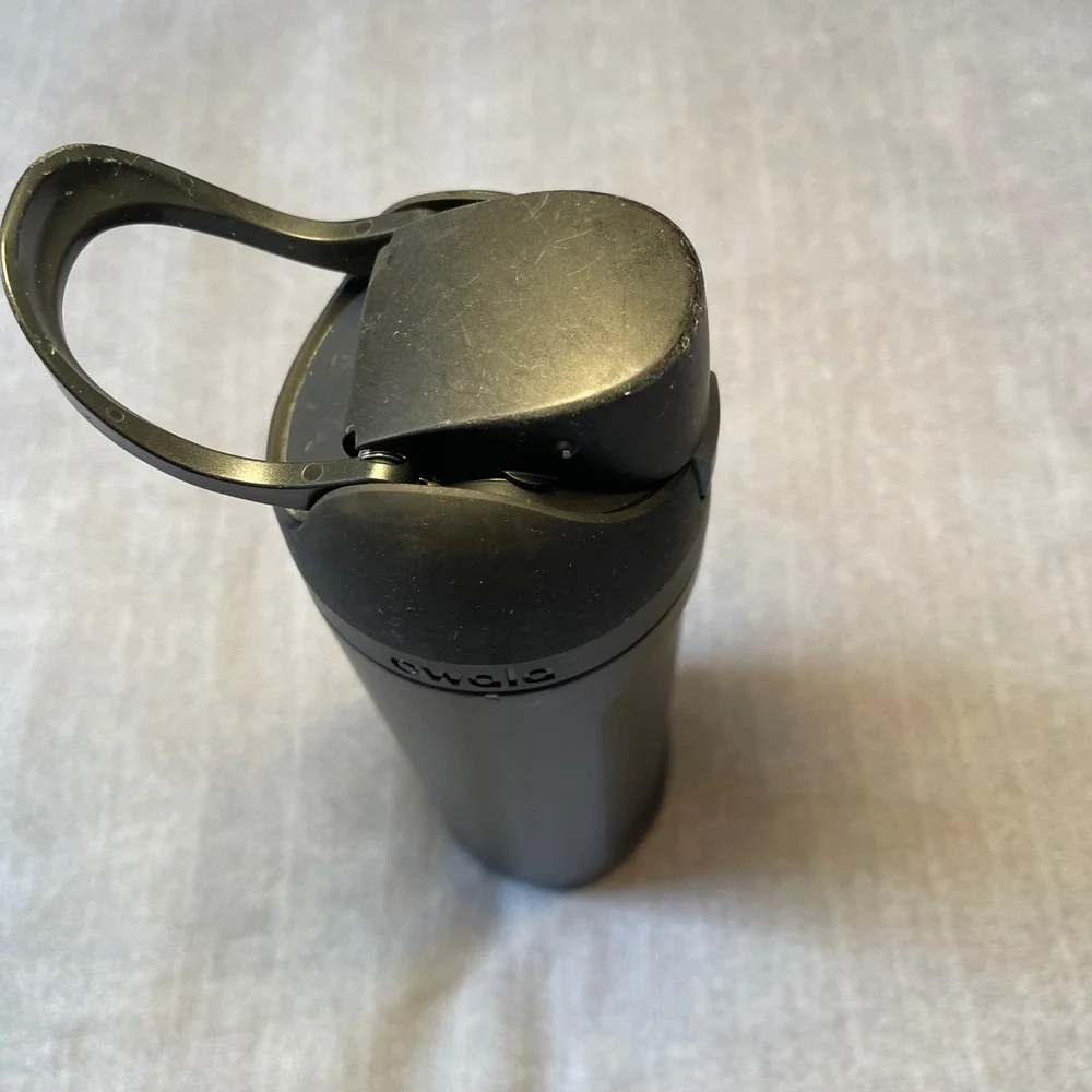 Owala FreeSip 24oz Black Insulated Stainless Steel Water Bottle Very Dark DENT - Picture 2 of 7